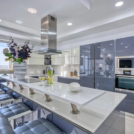 Silhouette By Solea Homes - Contemporary Living Apartamento