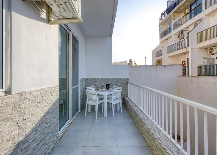 Silhouette By Solea Homes - Contemporary Living Διαμέρισμα