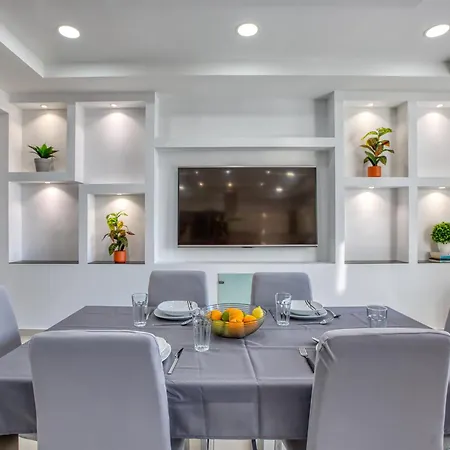 Silhouette By Solea Homes - Contemporary Living Марсаскала