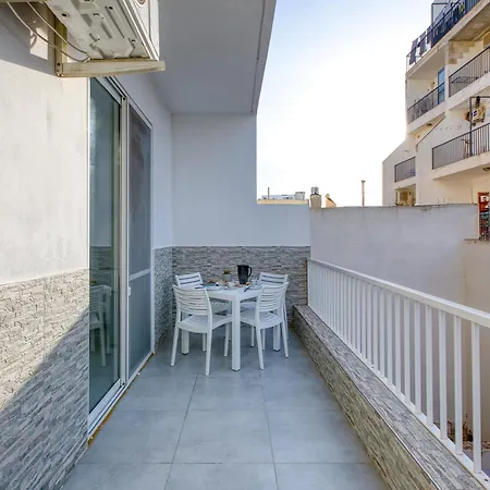 Silhouette By Solea Homes - Contemporary Living Апартаменты