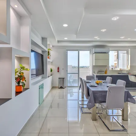 Silhouette By Solea Homes - Contemporary Living Апартаменты Марсаскала