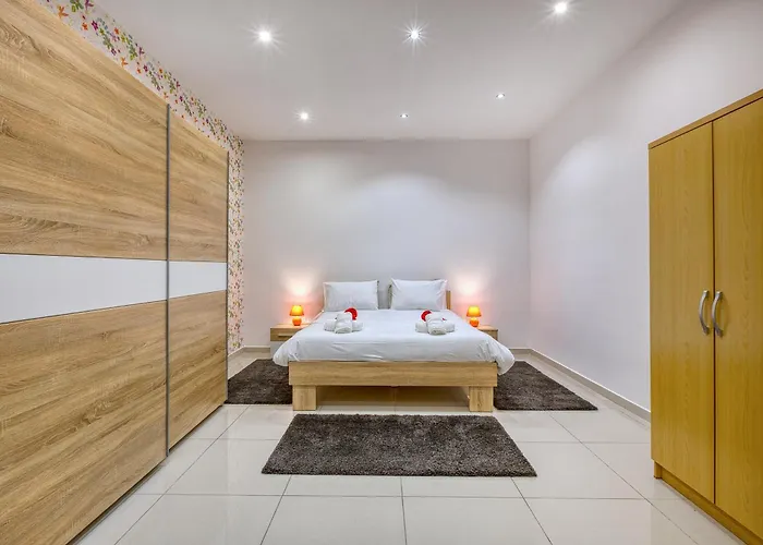 Silhouette By Solea Homes - Contemporary Living * מרססקלה