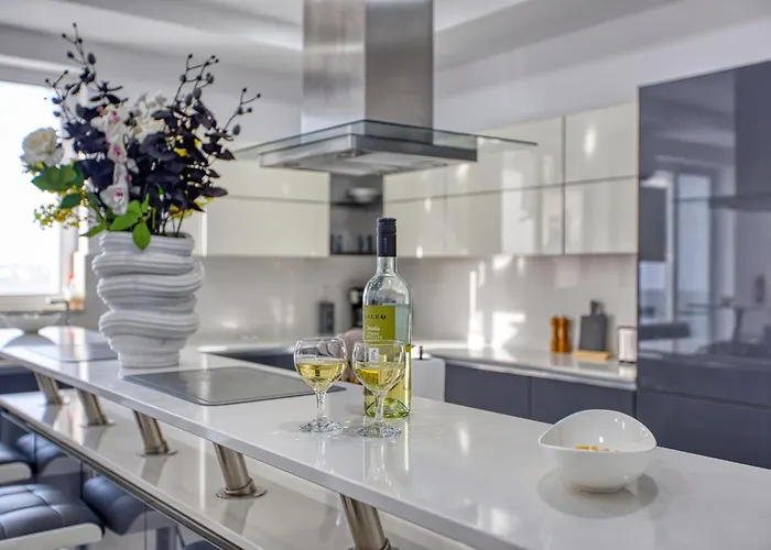 דירה Silhouette By Solea Homes - Contemporary Living