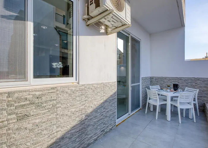 Silhouette By Solea Homes - Contemporary Living Apartament Marsaskala