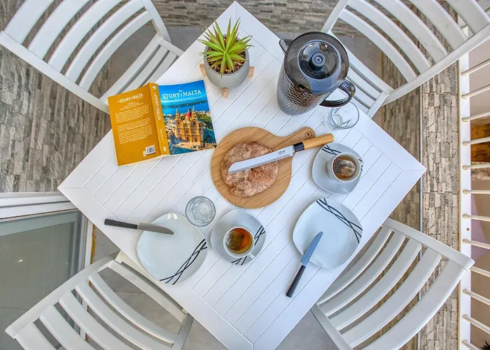 Silhouette By Solea Homes - Contemporary Living דירה מרססקלה