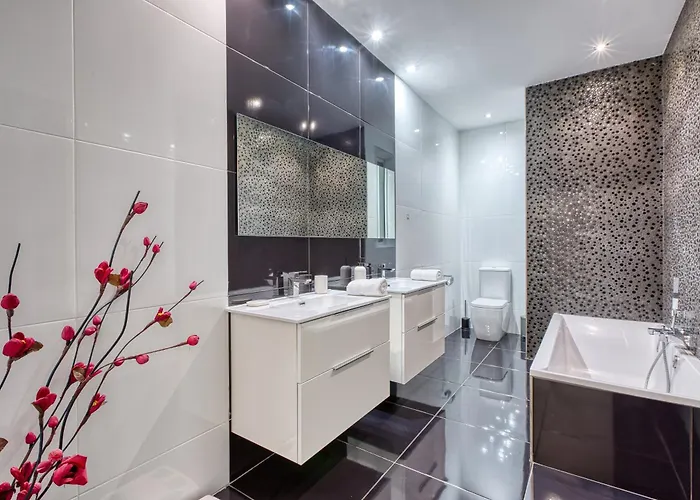 דירה Silhouette By Solea Homes - Contemporary Living